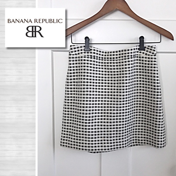 Banana Republic Dresses & Skirts - Banana Republic Tweed Skirt